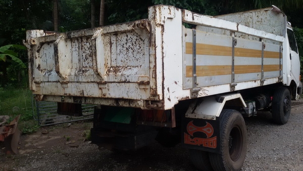 ขายรถ 6 ล้อดั้ม hino  6 คิว เครื่อง WO4D 117 แรง ช่วงล่างใหญ่สวยๆ