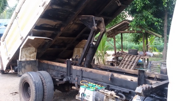 ขายรถ 6 ล้อดั้ม hino  6 คิว เครื่อง WO4D 117 แรง ช่วงล่างใหญ่สวยๆ