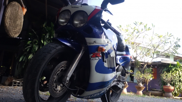 ขาย gsxr400 r5  ยังอยู่คับ  โทรได้24ชม. 0890881634