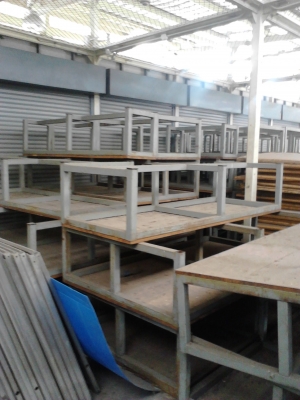 ขาย...เหมา สแตนด์หรือโต๊ะแล้วแต่จะเรียก