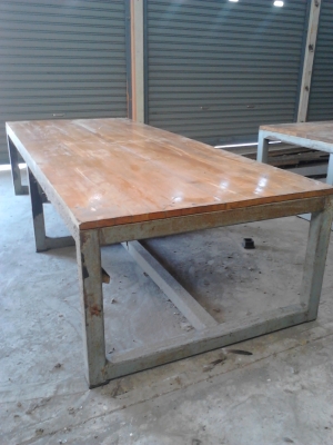 ขาย...เหมา สแตนด์หรือโต๊ะแล้วแต่จะเรียก