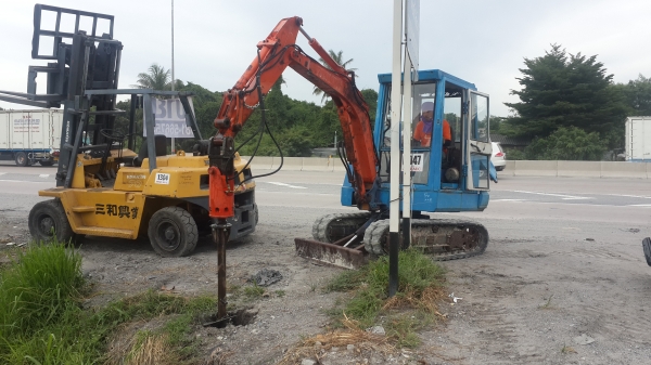 ขายรถขุดkubota...kh027..มีตู้