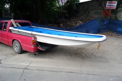 เรือไฟเบอร์ 3 ลอน 13 ฟุต หล่อใหม่ ขนาด กว้าง 150 ซม. ยาว 13 ฟุต  สูง 40 ซม. ราคา 25,500