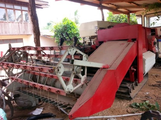 ขายรถเกี่ยวข้าวเล็กYANMAR รองกระสอบ หน้ากว้าง1.50เมตร เครื่องYAN่MAR 25แรง เครื่องดี ช่วงล่างดี เลี้ยวซ้าย ขวา เดินหน้า ถอยหลังได้สบาย สนใจโทร090-8588220คุณนะ ID:narong498 หรือ www.truck.in.th/498