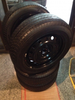 ยางพร้อมกระทะ 185/60 R15( 2,800บาทครับ)