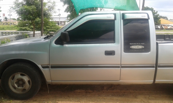 ขายด่วน! ISUZU รถบ้านเจ้าของขายเอง 199,000 บาท ขายด่วน! ISUZU รถบ้านเจ้าของขายเอง 199,000 บาท