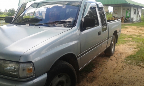 ขายด่วน! ISUZU รถบ้านเจ้าของขายเอง 199,000 บาท ขายด่วน! ISUZU รถบ้านเจ้าของขายเอง 199,000 บาท