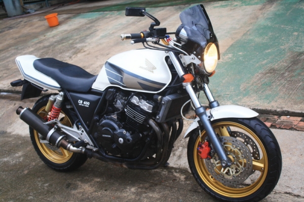 __CB400 ปี96 สีขาว เสียสรรพสามิตแล้ว $ 58,000__