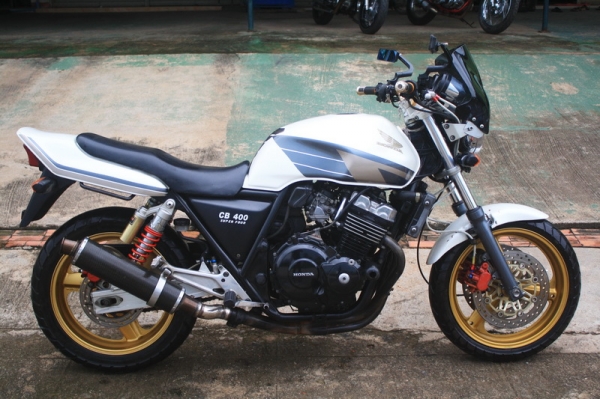 __CB400 ปี96 สีขาว เสียสรรพสามิตแล้ว $ 58,000__