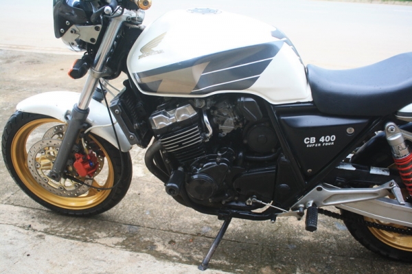 __CB400 ปี96 สีขาว เสียสรรพสามิตแล้ว $ 58,000__