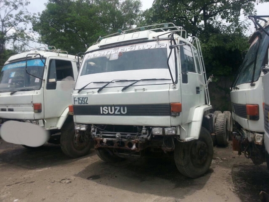 ขายหัวรถบรรทุกมือสองสถาพดีราคาถูก