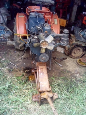 ขายเครื่องคูโบต้า B6000(zl600) สถาพดีเครื่องไม่หลวม 6000บ.