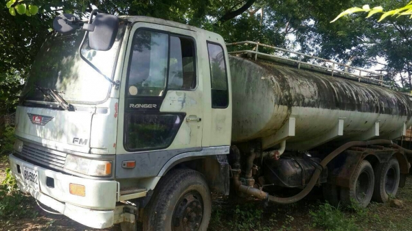 ขายด่วนครับ HINO 3M รถบรรทุกน้ำ รถเดิมๆครับ รถใช้งานอยู่ มารอขึ้นเหนือ กันบางครับ อากาศดี
