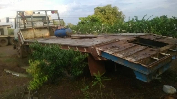 ขายเทเลอร์ HINO KT725  2 เพลา ตามสภาพ ราคาต่อรองได้ ติดต่อได้ที่คุณ อ๊อฟ พิจิตร 086-737-9991