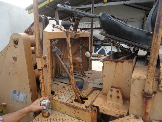 ขายด่วนรถตักเอวอ่อนFURUKAWAเครือง4สูบ2เพลาโฟวีล4WD