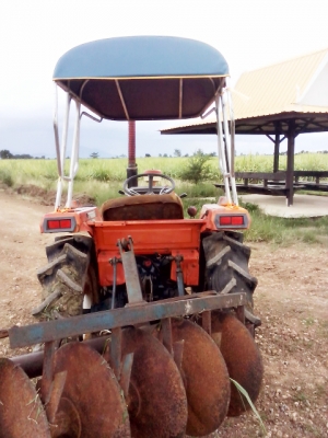 มาแล้วจ้า สีนวนจัดให้สำหรับคนทุนน้อย Kubota L1-18 แรง โฟร์วินสภาพพร้อมใช้งาน มีพาน1พวง