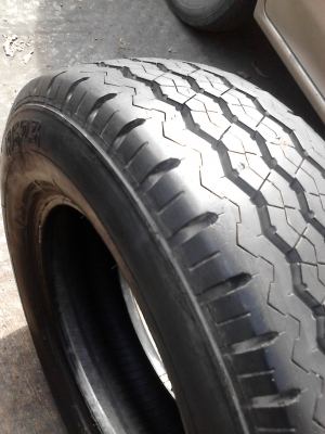 215/70R15 BRIDGESTONE RD-613 สวย เสมอ ไม่กินข้าง ดอกลึกมาก มี 1 เส้น TEL.081-427-3941 215/70R15 BRIDGESTONE RD-613 สวย เสมอ ไม่กินข้าง ดอกลึกมาก มี 1 เส้น TEL.081-427-3941