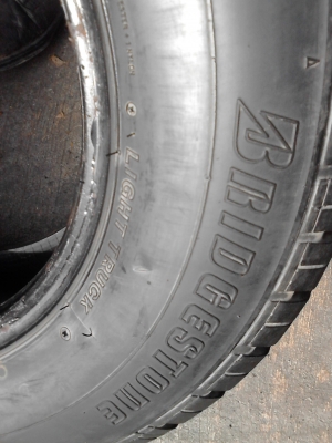 215/70R15 BRIDGESTONE RD-613 สวย เสมอ ไม่กินข้าง ดอกลึกมาก มี 1 เส้น TEL.081-427-3941 215/70R15 BRIDGESTONE RD-613 สวย เสมอ ไม่กินข้าง ดอกลึกมาก มี 1 เส้น TEL.081-427-3941