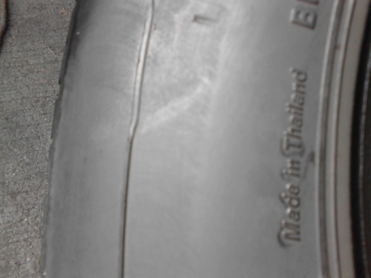 215/70R15 BRIDGESTONE RD-613 สวย เสมอ ไม่กินข้าง ดอกลึกมาก มี 1 เส้น TEL.081-427-3941 215/70R15 BRIDGESTONE RD-613 สวย เสมอ ไม่กินข้าง ดอกลึกมาก มี 1 เส้น TEL.081-427-3941