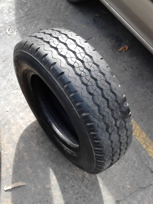215/70R15 BRIDGESTONE RD-613 สวย เสมอ ไม่กินข้าง ดอกลึกมาก มี 1 เส้น TEL.081-427-3941 215/70R15 BRIDGESTONE RD-613 สวย เสมอ ไม่กินข้าง ดอกลึกมาก มี 1 เส้น TEL.081-427-3941