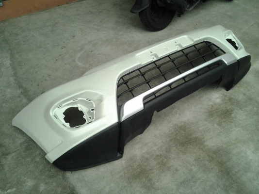 ขายกันชนหน้า PAJARO SPORT ปี2014 สภาพสวย ขายกันชนหน้า PAJARO SPORT ปี2014 สภาพสวย