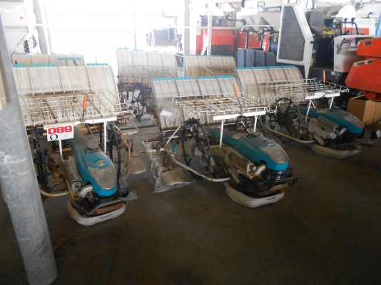 ขายรถดำนา 4 แถวเดินตาม คูโบต้า รุ่น SPW-48c ขายรถดำนา 4 แถวเดินตาม คูโบต้า รุ่น SPW-48c