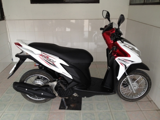 Click 125i รถ9เดือน สภาพมือ1 ปลายปี56 (ฟรีโอน)