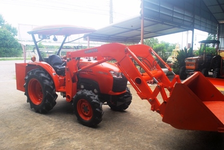 ขายรถไถ Kubota L 3608 (4WD) พร้อมชุดบุ้งกี๋ตรงรุ่นเลยครับ ใหม่สุดๆ ขายรถไถ Kubota L 3608 (4WD) พร้อมชุดบุ้งกี๋ตรงรุ่นเลยครับ ใหม่สุดๆ