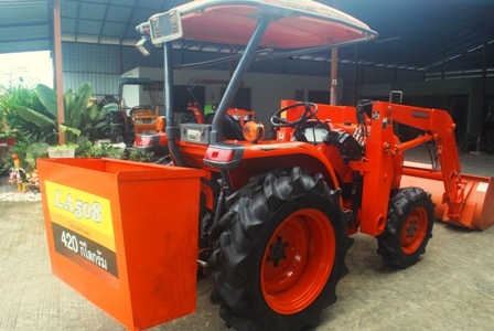 ขายรถไถ Kubota L 3608 (4WD) พร้อมชุดบุ้งกี๋ตรงรุ่นเลยครับ ใหม่สุดๆ