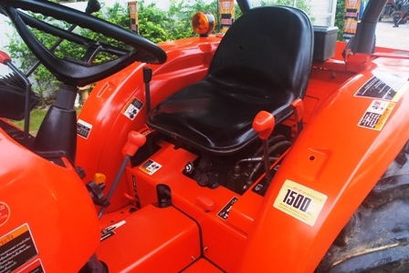 ขายรถไถ Kubota L 3608 (4WD) พร้อมชุดบุ้งกี๋ตรงรุ่นเลยครับ ใหม่สุดๆ ขายรถไถ Kubota L 3608 (4WD) พร้อมชุดบุ้งกี๋ตรงรุ่นเลยครับ ใหม่สุดๆ