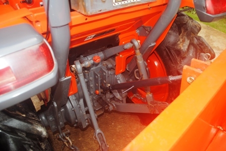 ขายรถไถ Kubota L 3608 (4WD) พร้อมชุดบุ้งกี๋ตรงรุ่นเลยครับ ใหม่สุดๆ