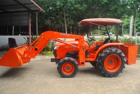 ขายรถไถ Kubota L 3608 (4WD) พร้อมชุดบุ้งกี๋ตรงรุ่นเลยครับ ใหม่สุดๆ ขายรถไถ Kubota L 3608 (4WD) พร้อมชุดบุ้งกี๋ตรงรุ่นเลยครับ ใหม่สุดๆ