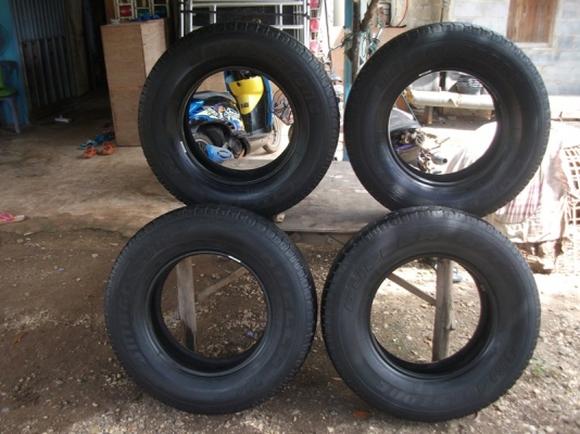 ต้องการขาย  ยาง BRIDGESTONE  245/70 - 16     111S