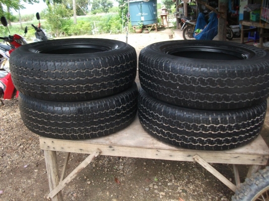 ต้องการขาย  ยาง BRIDGESTONE  245/70 - 16     111S