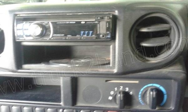 รถบรรทุก 6 ล้อดัํมพ์ HINO รุ่น XZU650R รถบรรทุก 6 ล้อดัํมพ์ HINO รุ่น XZU650R