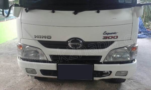 รถบรรทุก 6 ล้อดัํมพ์ HINO รุ่น XZU650R รถบรรทุก 6 ล้อดัํมพ์ HINO รุ่น XZU650R