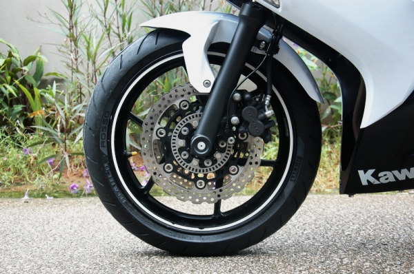 ขาย Kawasaki Ninja 650 ปี2013 รถสวยพร้อมของแต่ง !! เอกสารพร้อมโอน