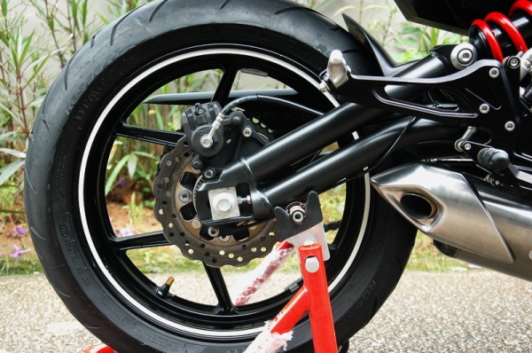 ขาย Kawasaki Ninja 650 ปี2013 รถสวยพร้อมของแต่ง !! เอกสารพร้อมโอน