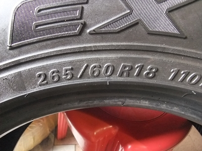 ยาง Falken 265/60/18 ปี 10