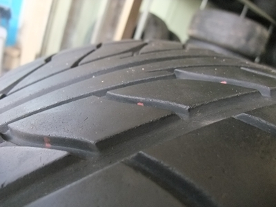 ยาง Nitto NT555 245/40/18 ปี 10,11 อย่างละเส้น