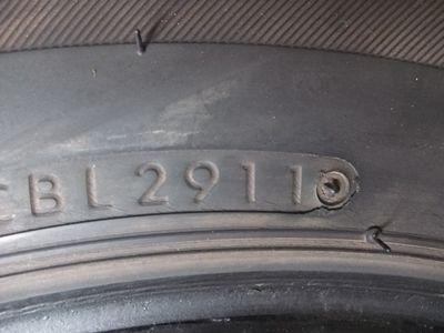 ยาง Bridgestone 215/70/15 ปี 11
