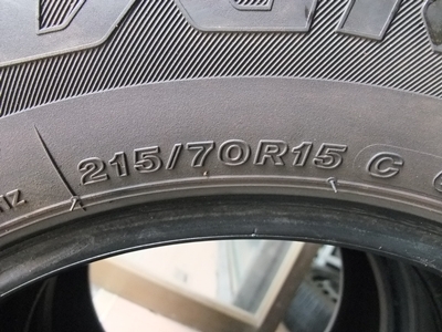 ยาง Bridgestone 215/70/15 ปี 11