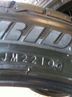 ยาง Bridgestone 225/45/17 ปี 10 แก้ม runflat