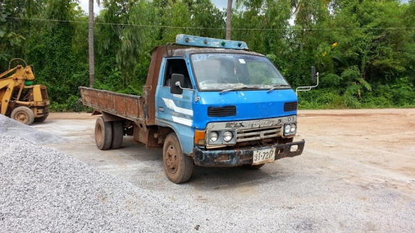 ขาย CHEETAH วางหัว isuzu ks เครือง 100 แรง ดั้ม 5 คิว ขาย CHEETAH วางหัว isuzu ks เครือง 100 แรง ดั้ม 5 คิว