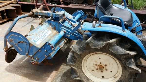 รถไถพรวนดินนั่งขับ ISEKI 13 แรง  เก่าญี่ปุ่น สภาพพร้อมใช้งาน  เครื่องยนต์แรงและติดง่าย คุณภาพดี