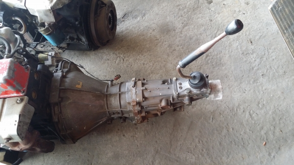 ขาย เครื่องยนต์ bd25 ฝาแดง พร้อมเกียร์  ยกลง สภาพสวยคับ