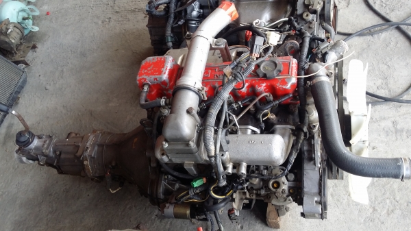 ขาย เครื่องยนต์ bd25 ฝาแดง พร้อมเกียร์  ยกลง สภาพสวยคับ