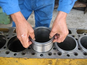 รับซ่อม รถขุด รถตัก รถบด รถปูยาง รถดันดิน รถเครน และเครื่องจักรในงานก่อสร้างทุกประเภท  -ซ่อมเครื่องยนตร์ ตัวเดิน ช่วงล่าง  -ซ่อมเกียร์ เบรค ทอล์ค -ทำสี  -ระบบไฟฟ้า   สอบถามรายละเอียดเพิ่มเติมได้ที่ 091 695-6445 หรือ 02 441-2578-83