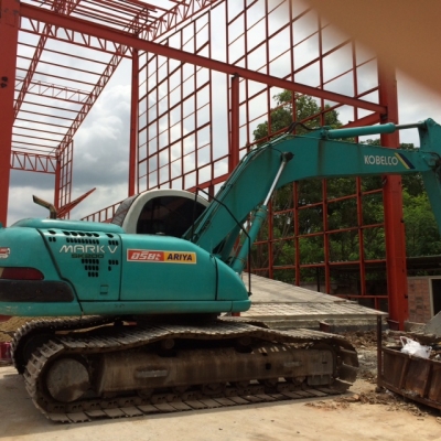 ขายรถรถแบคโฮ สนใจ0818513739