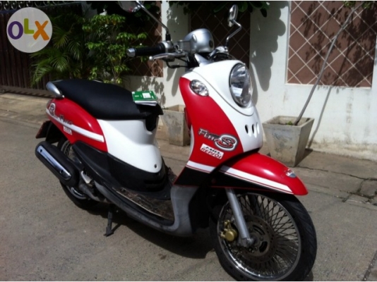 Yamaha Fino สีแดงขาว วิ่งน้อย เครื่องดีมากๆ ชุดสีไม่มีตำหนิ สวยใหม่